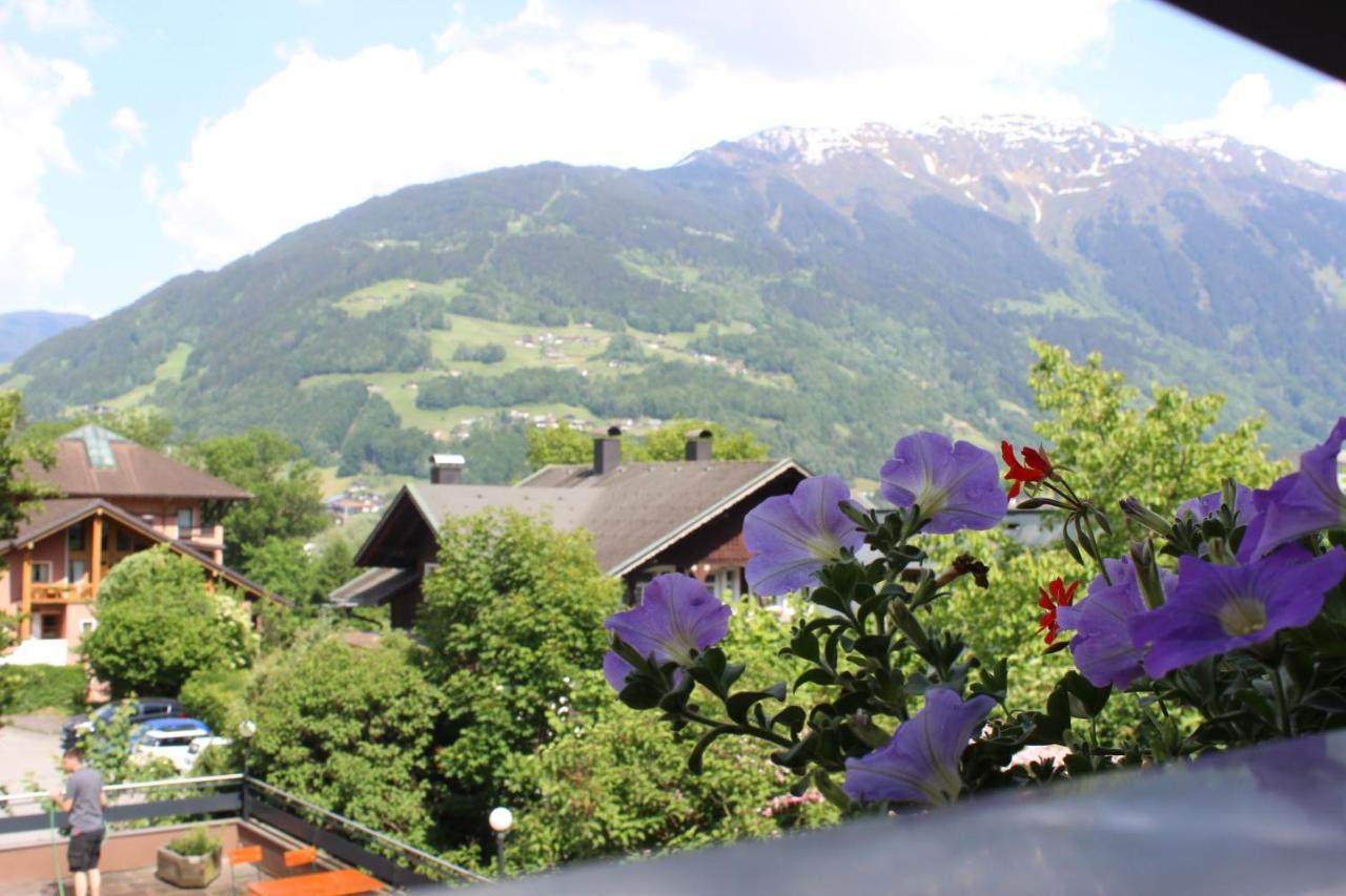 Wanderhotel Garni Cresta Schruns Luaran gambar