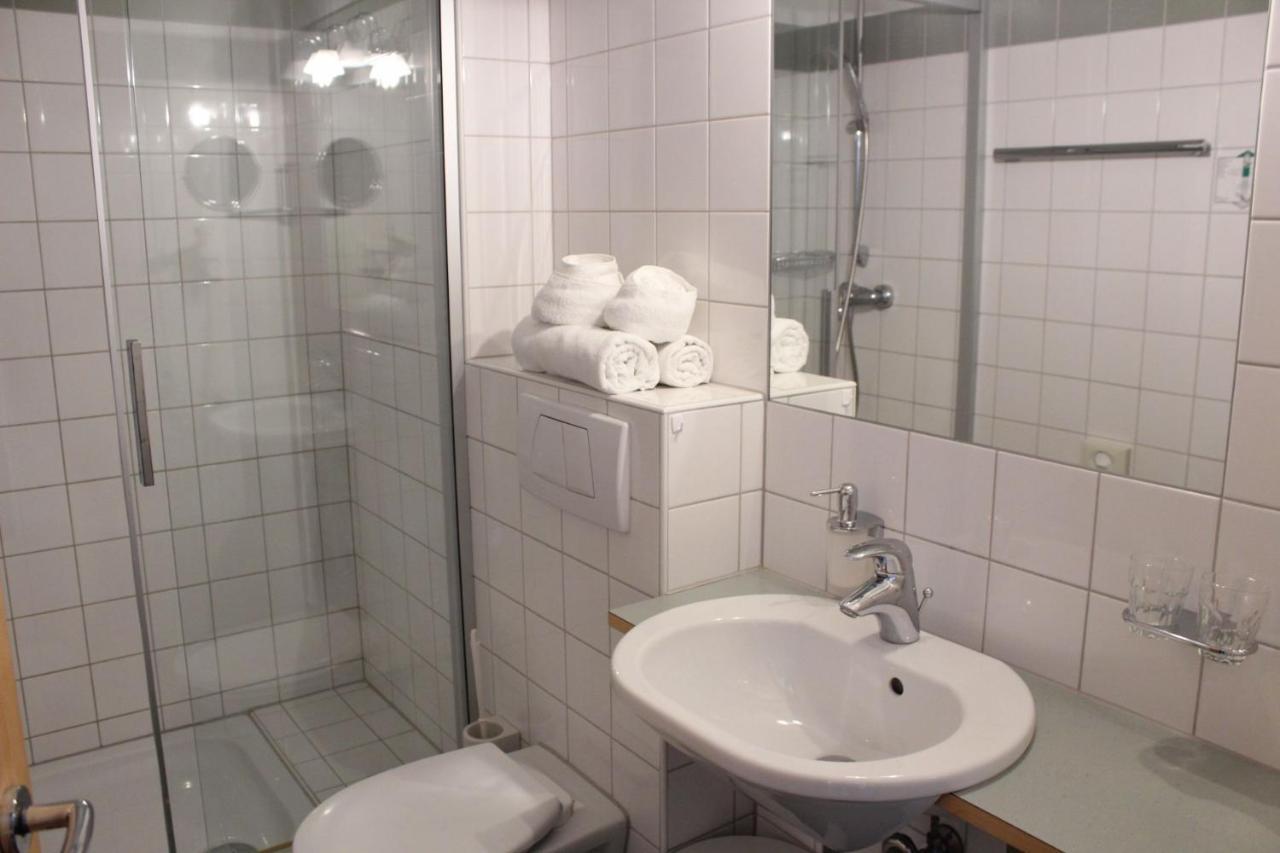 Wanderhotel Garni Cresta Schruns Luaran gambar