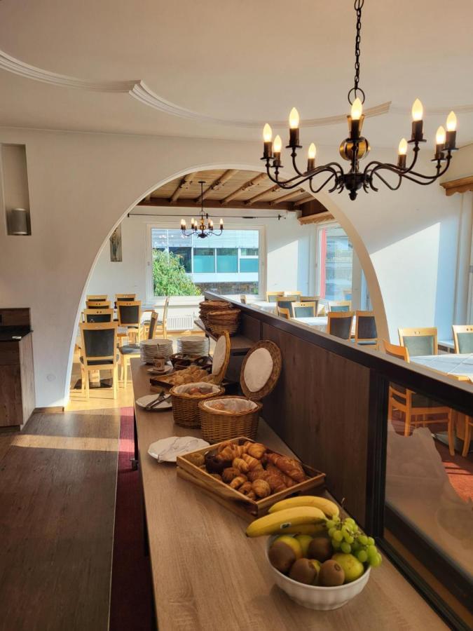 Wanderhotel Garni Cresta Schruns Luaran gambar